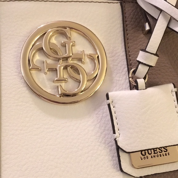 Guess Handbag - Picture 6 of 6